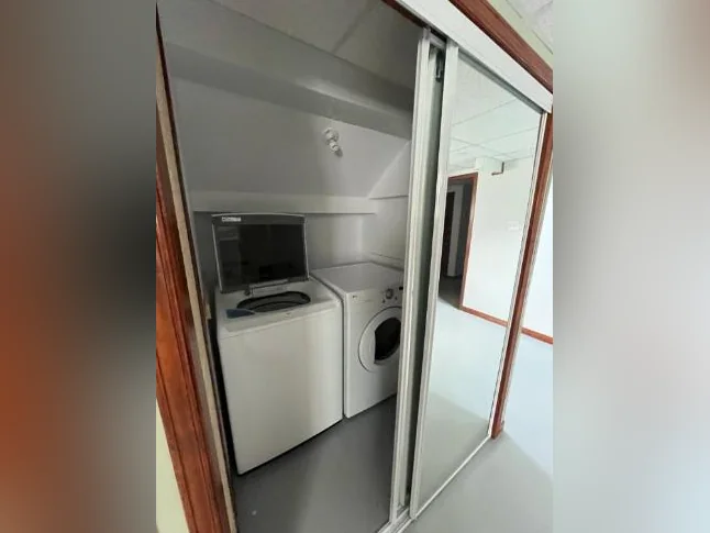 Logement à louer, grand 4 et demi dans une maison au sous-sol. Entrée indépendante, chauffé et éclairé. thumbnail 8