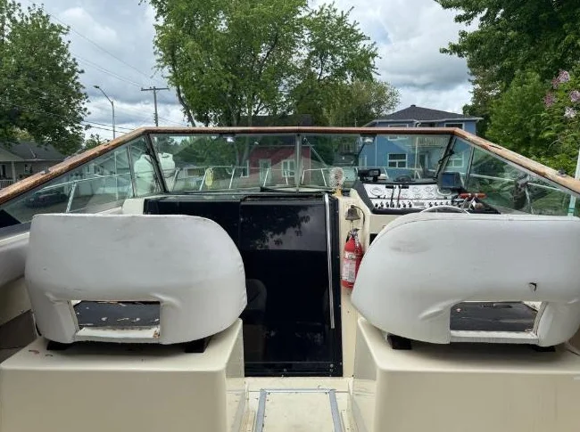 Bateau Chris-Craft commander 332 thumbnail 5