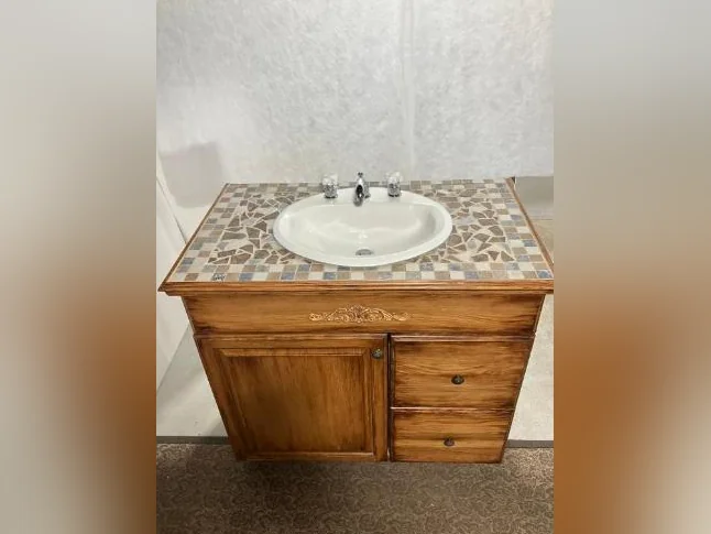 Meuble lavabo avec robinet thumbnail 3