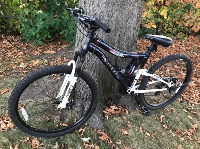 Ironhorse Jumpstart Mountain Bike 26" / Velo de montagne