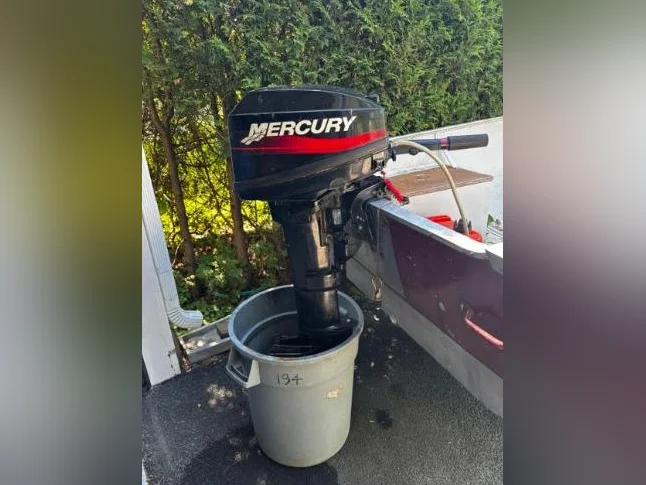 moteur 15 hp pied long 2000 en bonne état  video disponible