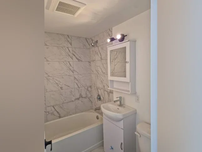 All new renovated 4 1/2 apartment for nm rent thumbnail 3
