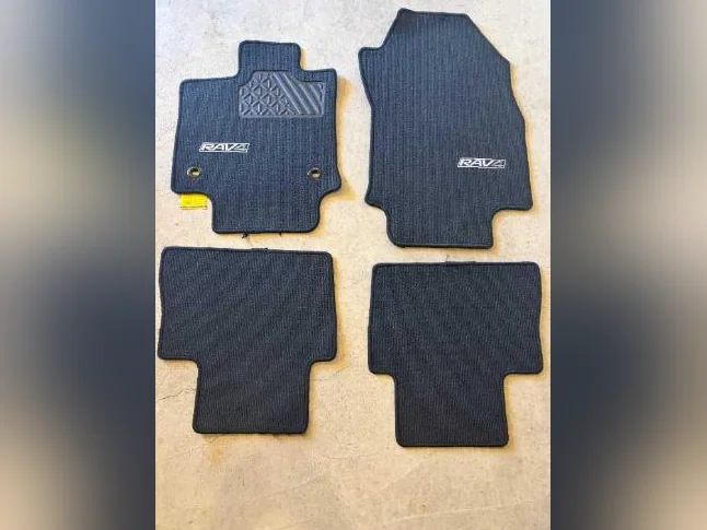 Tapis d'auto Toyota 2025