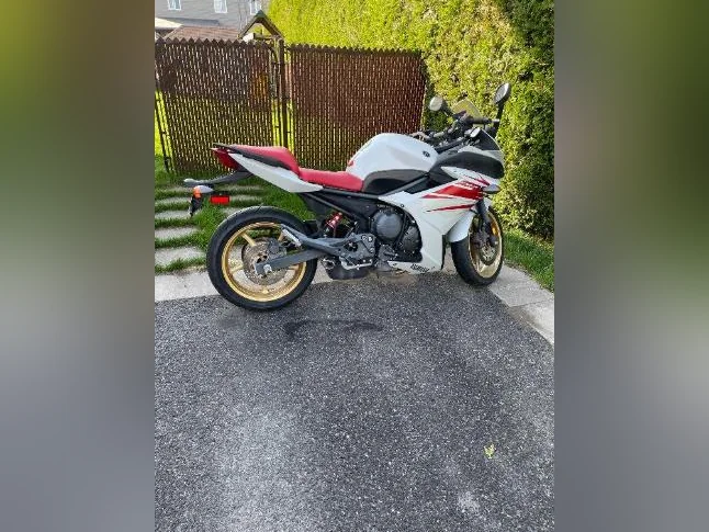 Moto Yamaha FZ6R force 600cc 2010. 10400 kilo thumbnail 3