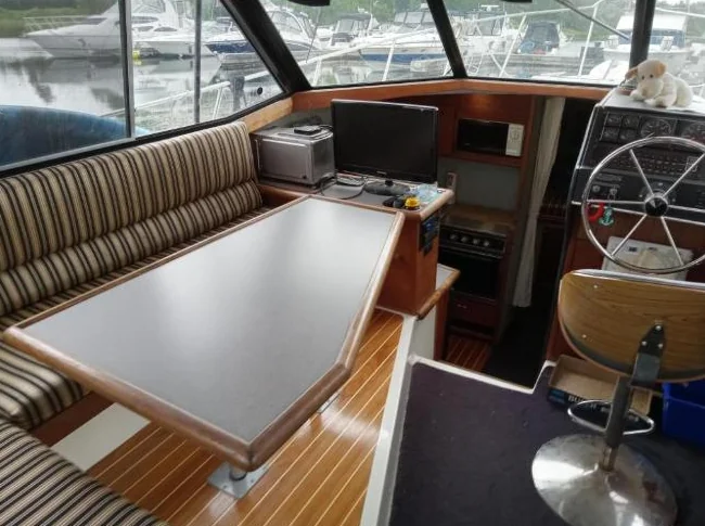 Bayliner Motoyacht 3288 1991, quai payé a Berthier thumbnail 3