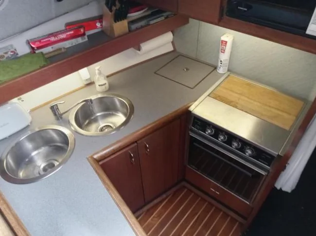 Bayliner Motoyacht 3288 1991, quai payé a Berthier thumbnail 2
