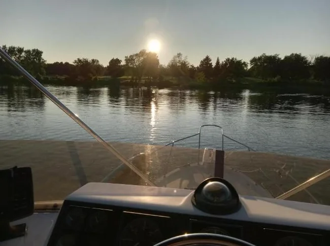 Bayliner Motoyacht 3288 1991, quai payé a Berthier thumbnail 10
