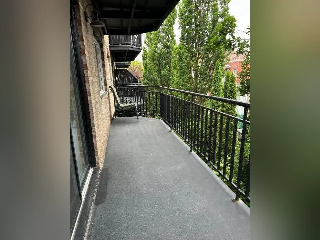 LACHINE, 3 1/2, STYLE CONDO, CLÉ-EN-MAIN   (possibilité électros-ménagers et Stationnement) thumbnail 7