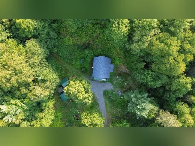 Chalet 3 saisons à vendre à 1h30 de Trois-Rivières thumbnail 4