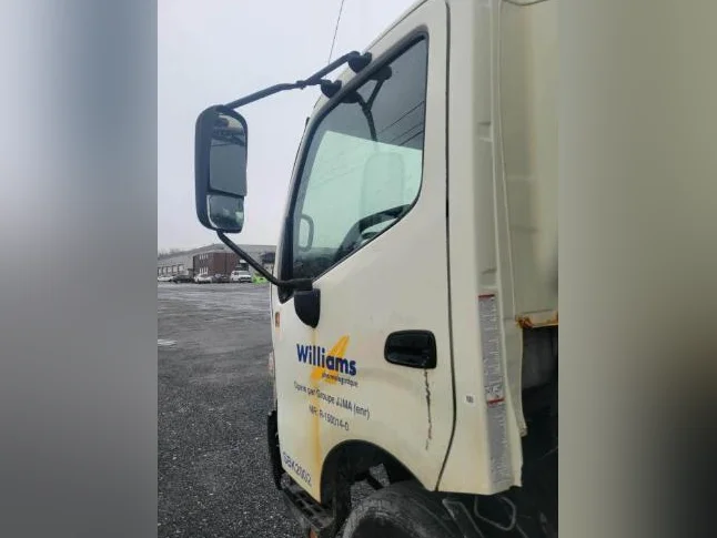 Hino 195 2016 – Camion Réfrigéré 16 pi – Thermo King – Prêt à travailler thumbnail 3