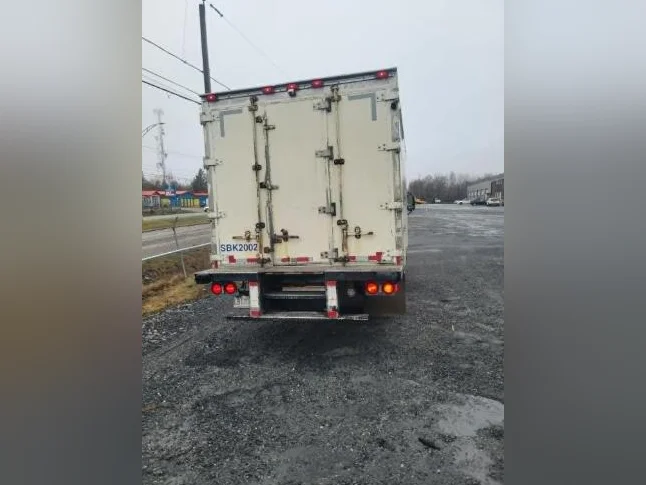 Hino 195 2016 – Camion Réfrigéré 16 pi – Thermo King – Prêt à travailler thumbnail 6
