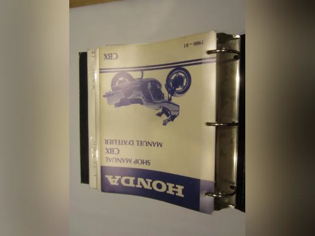Honda CBX Items , outils, magazines et plus thumbnail 3