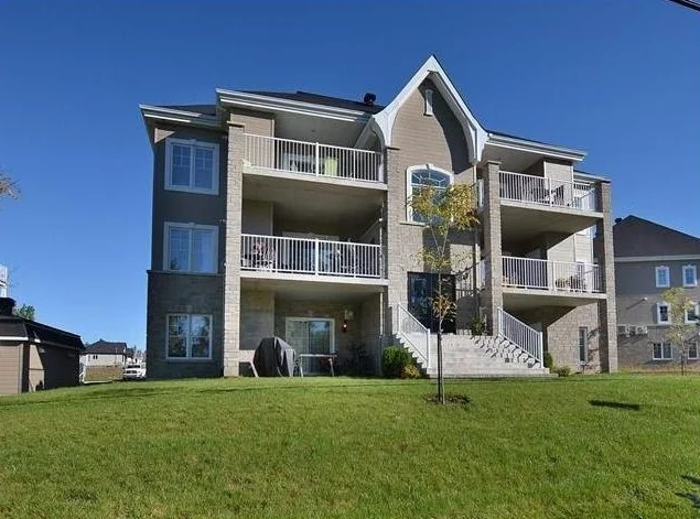 Superbe condo à excellent rapport qualité-prix dans les basses Laurentides