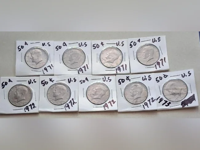 9 pièces de 50 cents U.S.A. 1971-1973 et deux pièces de 1 dollar