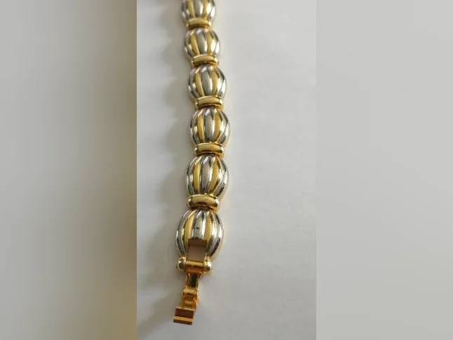 Montre de femme style cocktail à quartz de marque prestige thumbnail 3