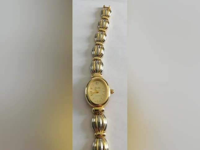 Montre de femme style cocktail à quartz de marque prestige