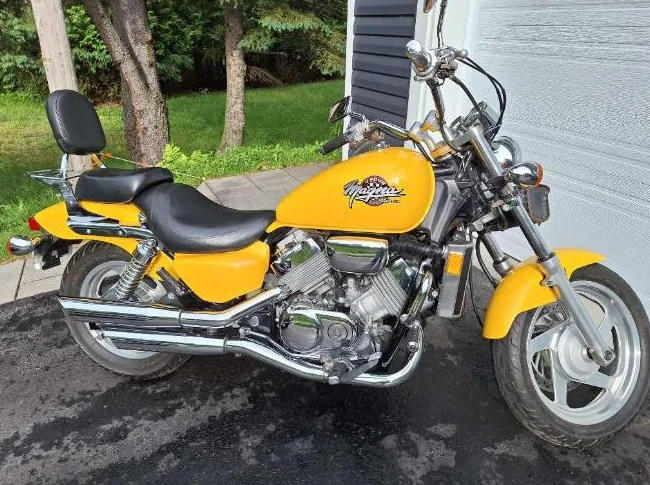 Honda Magna 750