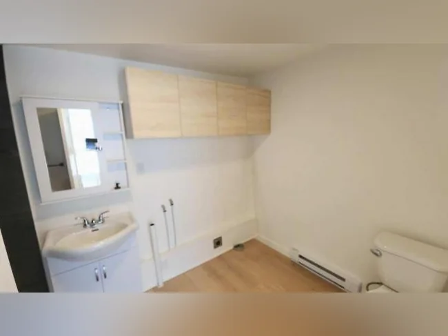Grand 5 1/2 (maison de ville) – Salaberry-de-Valleyfield (RÉNOVÉ) thumbnail 4