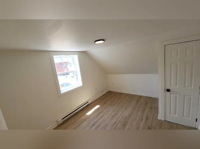 Grand 5 1/2 (maison de ville) – Salaberry-de-Valleyfield (RÉNOVÉ) thumbnail 7