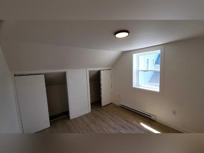 Grand 5 1/2 (maison de ville) – Salaberry-de-Valleyfield (RÉNOVÉ) thumbnail 8