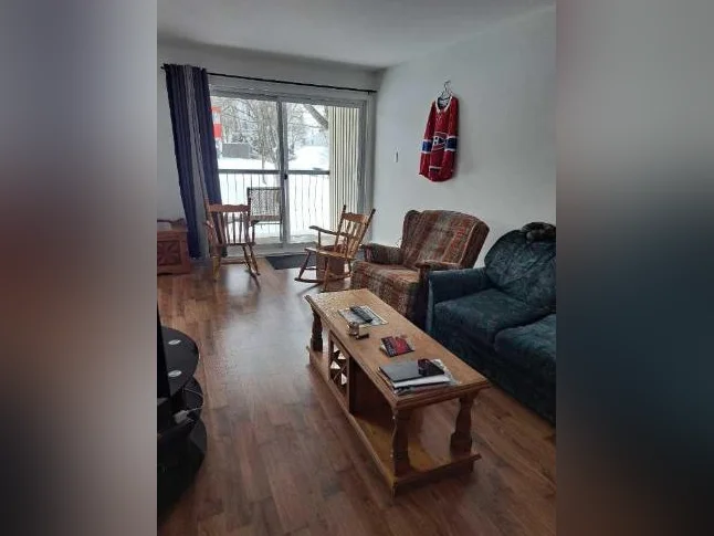 4 1/2 lévis centre-ville UQAR, CFP lévis