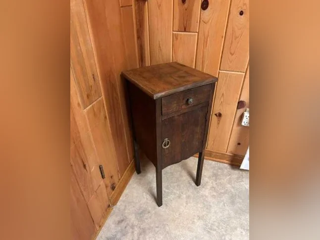 Table de téléphone, vide poche d’entrée 50$