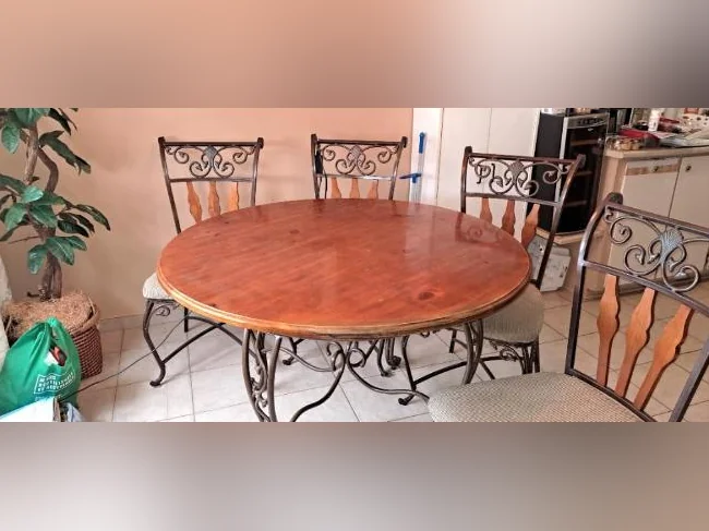 set de cuisine et divan beige