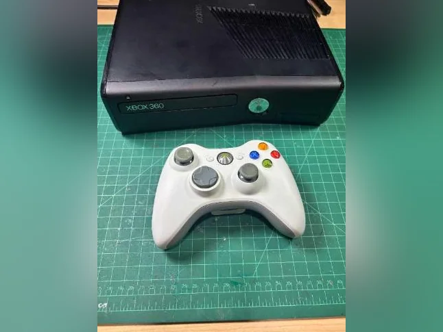 Xbox 360 S modifié avec RGH3 thumbnail 5