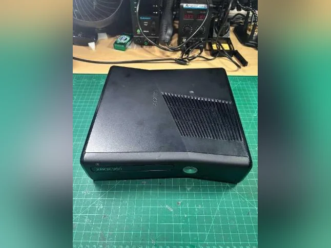 Xbox 360 S modifié avec RGH3
