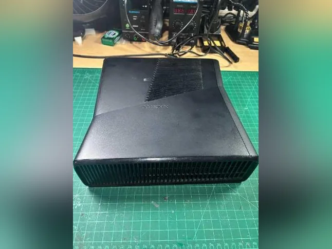 Xbox 360 S modifié avec RGH3 thumbnail 4