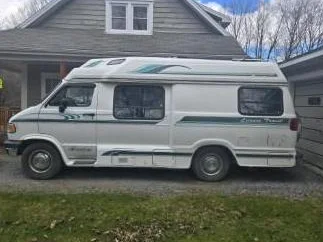 *** 1996 Dodge Leisure Travel Wide Body 104,500 Km immatriculée et assurée *** thumbnail 2