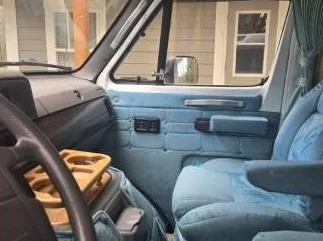 *** 1996 Dodge Leisure Travel Wide Body 104,500 Km immatriculée et assurée *** thumbnail 7