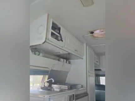 *** 1996 Dodge Leisure Travel Wide Body 104,500 Km immatriculée et assurée *** thumbnail 10