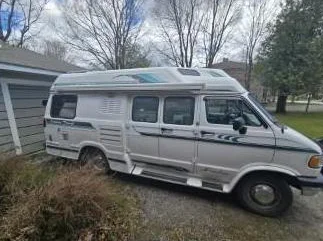 *** 1996 Dodge Leisure Travel Wide Body 104,500 Km immatriculée et assurée *** thumbnail 9