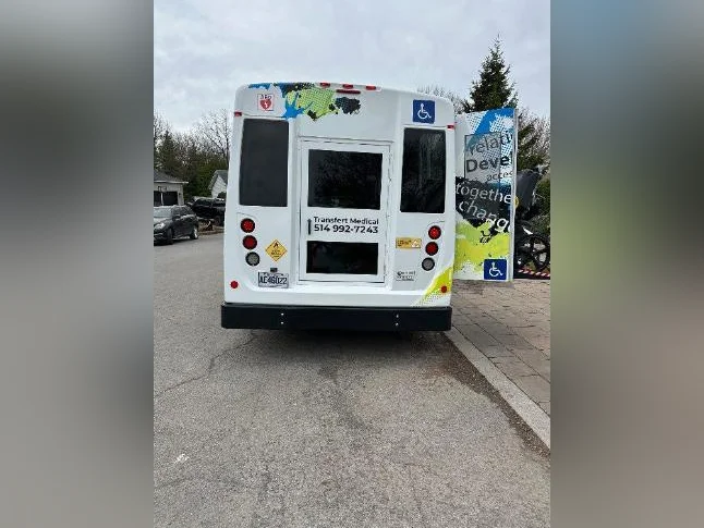 🔥 Minibus Ford E-450 • 115 000 km • Prêt à travailler 🔥 thumbnail 4