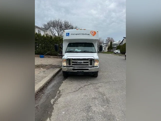 🔥 Minibus Ford E-450 • 115 000 km • Prêt à travailler 🔥