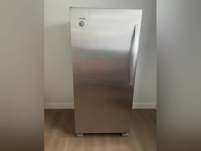 Ensemble ( refrigérateur, congélateur, laveuse et secheuse, lave vaisselle et poèle)