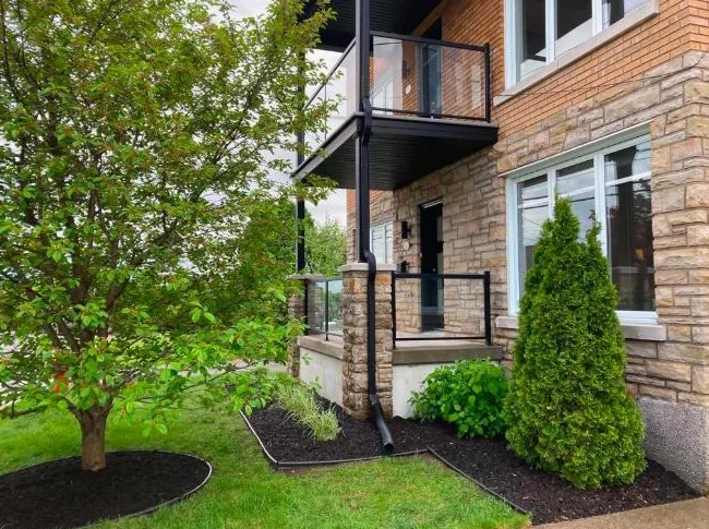 Duplex à vendre -libre immédiatement -propriétaire occupant-quartier recherché-près du centre-ville de Drummondville