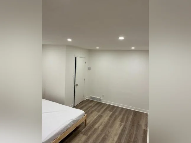 Chambre à louer pour hommes thumbnail 2