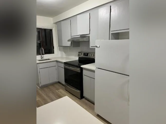 Chambre à louer pour hommes thumbnail 8
