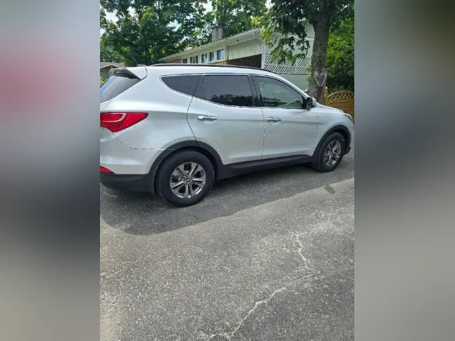 Santa Fe 2015 2.0L turbo thumbnail 3