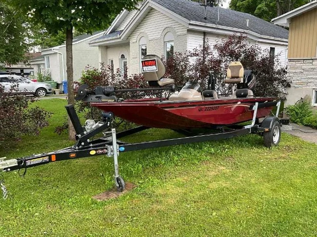 Bateau de pêche Yamaha Eagle