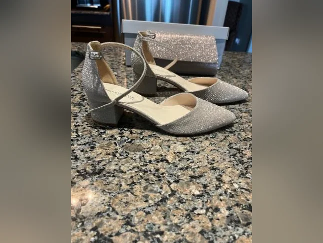 Souliers et sac à main thumbnail 5