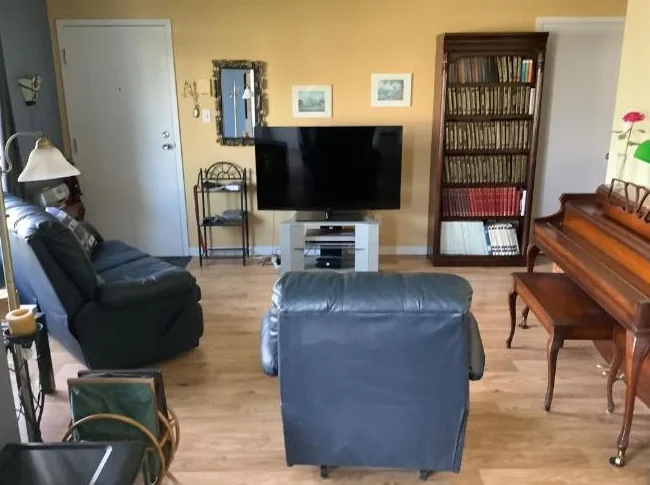 Logement 5 1/2 à louer libre le 1er juillet thumbnail 2