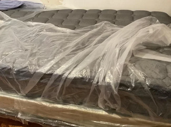 Matelas simple à vendre thumbnail 2