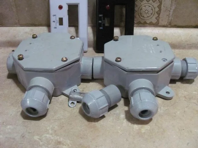 Plusieurs boîtes électrique a vendre thumbnail 2