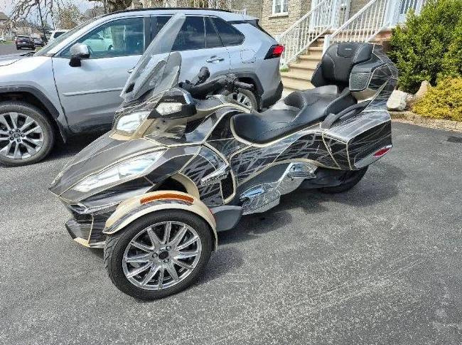 can-am spyder RT limited 2017 confort exceptionnel 1-438-390-0364