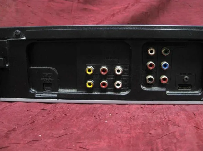 Lecteur combiné DVD/VHS Samsung DVD-V9800 (HDMI, VHS) thumbnail 2