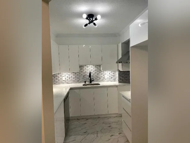 CONDO 4 1/2 thumbnail 3