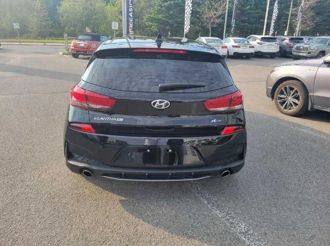 Hyundai elantra gt thumbnail 3